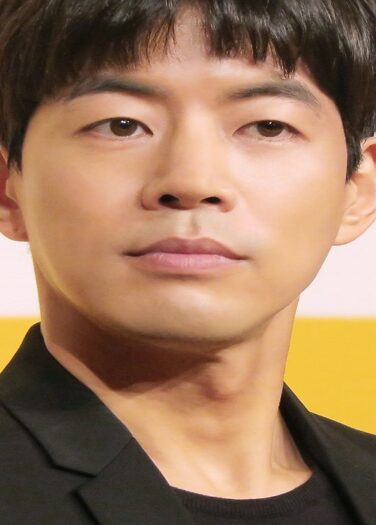 الممثل Lee Sang Yoon في محادثات لدور بطولي جديد لقناة SBS